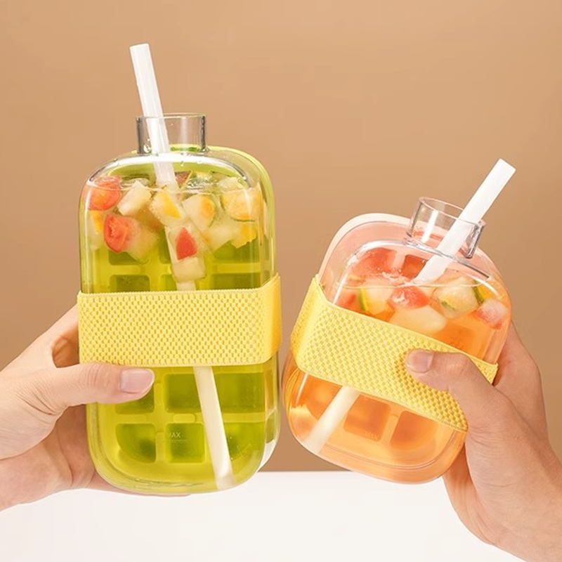 ❄️2-in-1 Ice Cube Maker Water Bottle Built-In Ice Tray, Food-Grade Silicone, Bpa-Free. Make Ice & Store Water In One Bottle 💼✈️